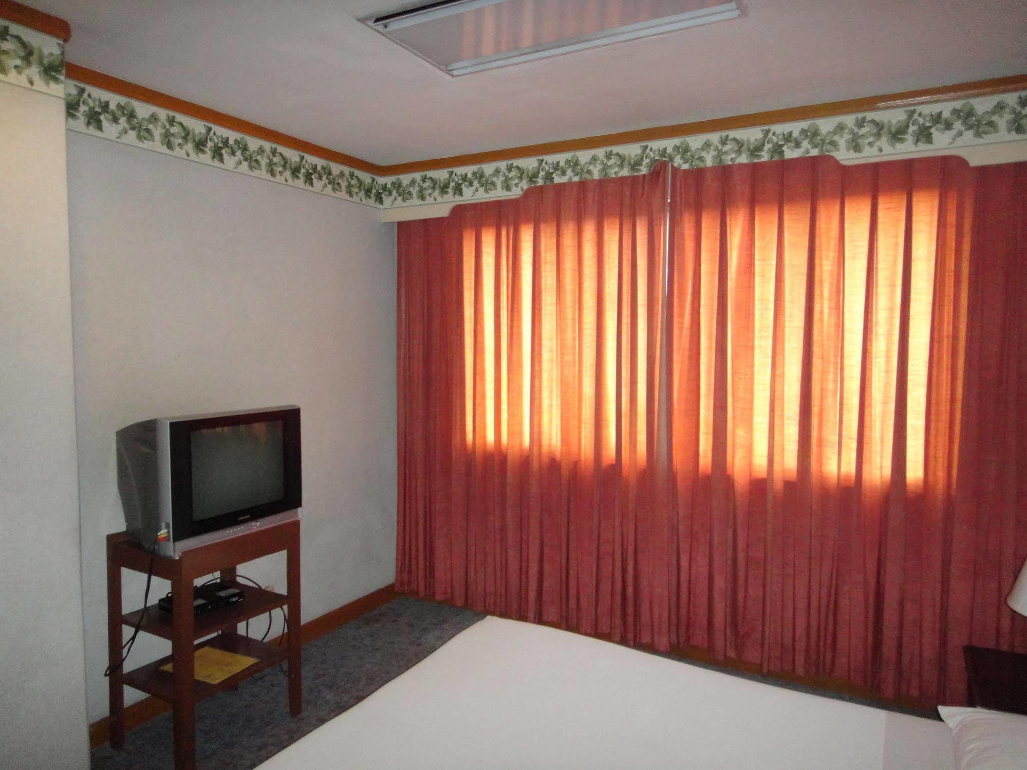 Holiday Plaza Hotel Cebu Luaran gambar